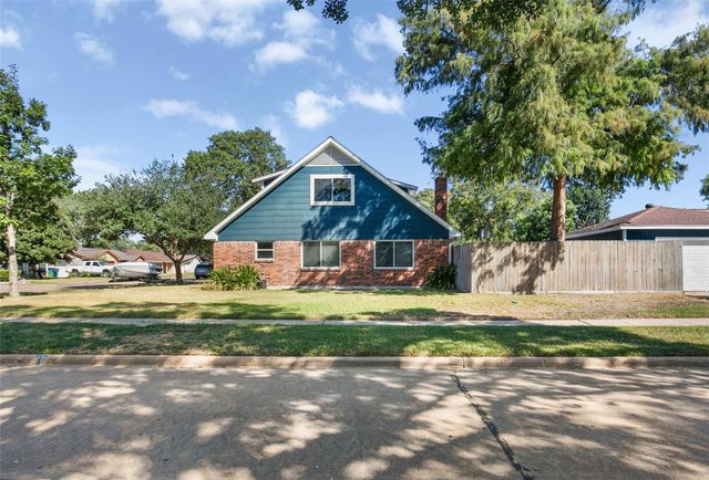 2300 Nassau Drive, Seabrook, TX 77586