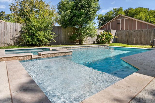 2300 Nassau Drive, Seabrook, TX 77586
