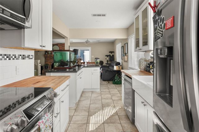 2300 Nassau Drive, Seabrook, TX 77586