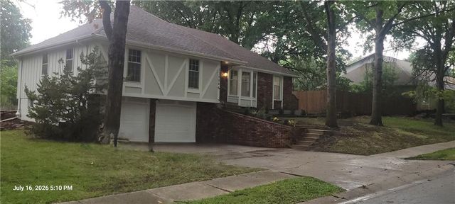 12804 Richmond Avenue, Grandview, MO 64030