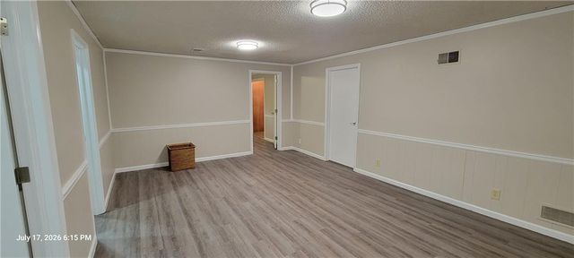 12804 Richmond Avenue, Grandview, MO 64030