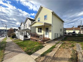 717 N 1st St, Jeannette, PA 15644