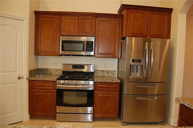 12999 Algonquin Street, Apple Valley, CA 92308