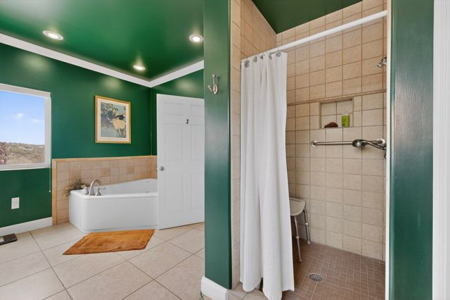 64 Coyote Trail, Santa Fe, NM 87508