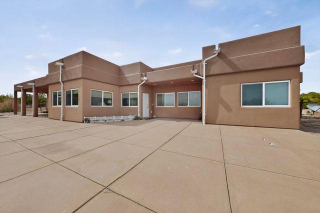 64 Coyote Trail, Santa Fe, NM 87508