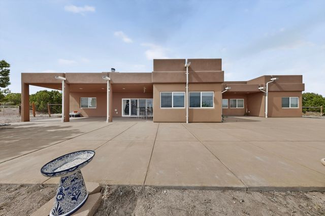64 Coyote Trail, Santa Fe, NM 87508
