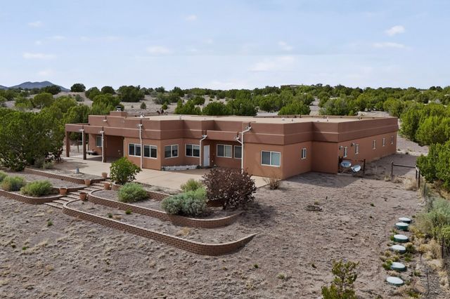64 Coyote Trail, Santa Fe, NM 87508