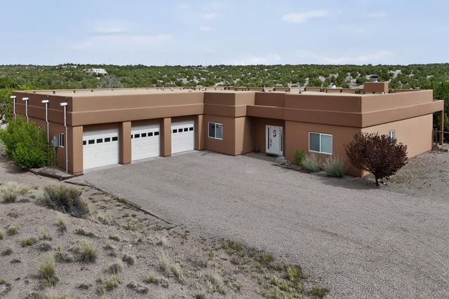64 Coyote Trail, Santa Fe, NM 87508