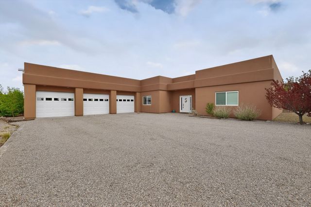 64 Coyote Trail, Santa Fe, NM 87508