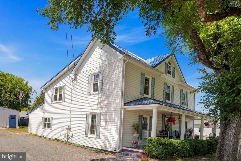 Image 12 of property listing at 7215 BENEDICT AVE, Benedict, MD 20612