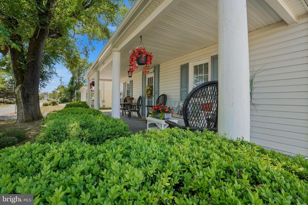 Image 13 of property listing at 7215 BENEDICT AVE, Benedict, MD 20612