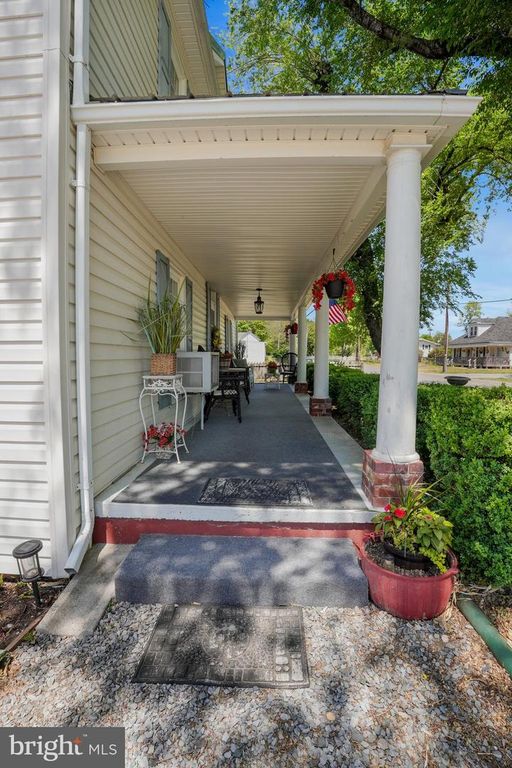 Image 14 of property listing at 7215 BENEDICT AVE, Benedict, MD 20612