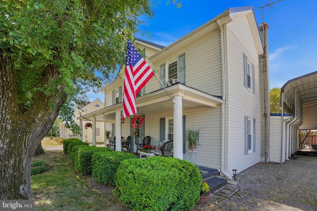 Image 4 of property listing at 7215 BENEDICT AVE, Benedict, MD 20612