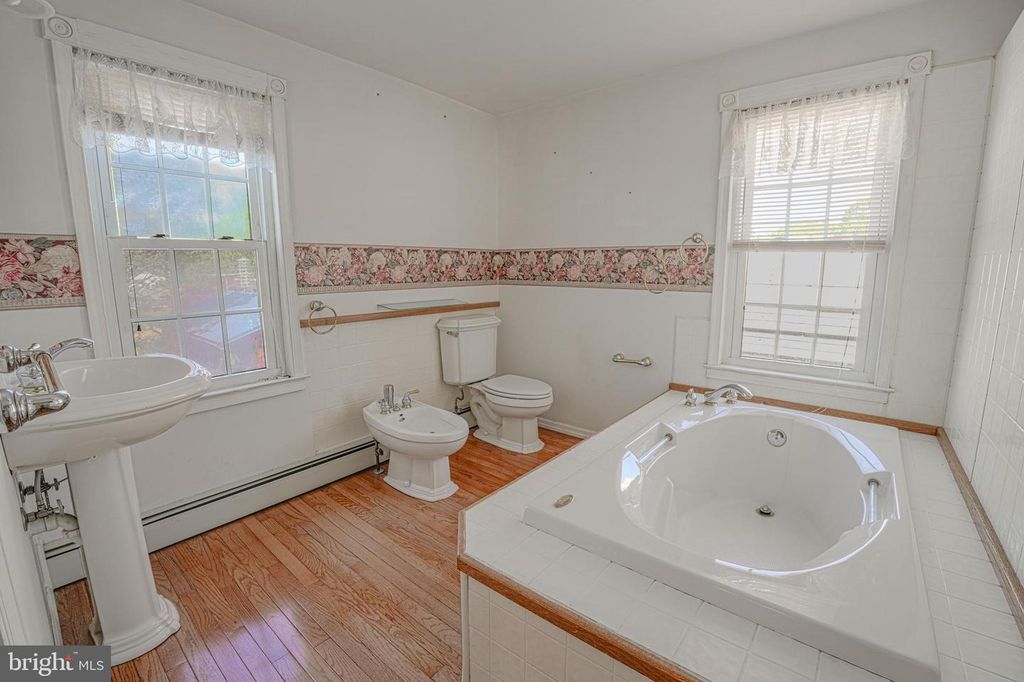 Image 41 of property listing at 7215 BENEDICT AVE, Benedict, MD 20612