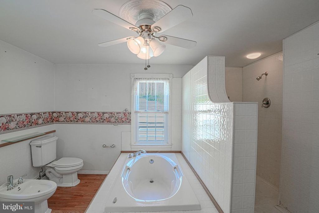 Image 42 of property listing at 7215 BENEDICT AVE, Benedict, MD 20612