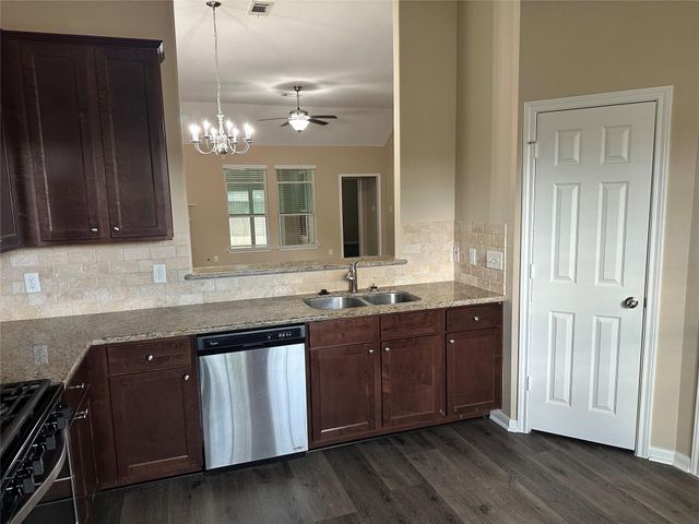 984 Arbor Glen, Conroe, TX 77303