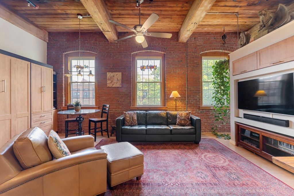 1511 Main St C305, Worcester, MA 01608