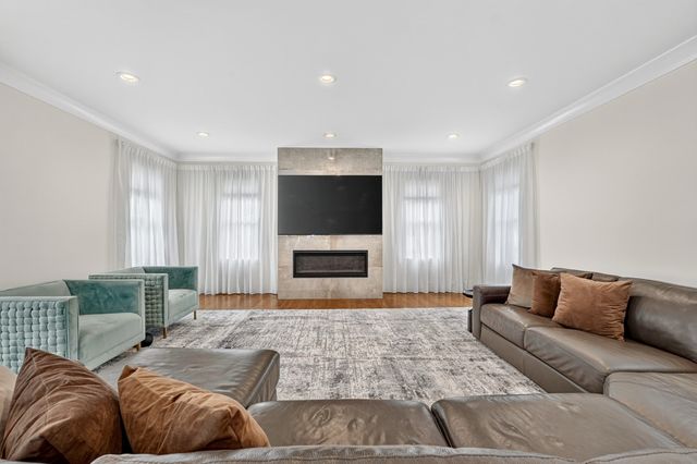 23 Evergreen Rd, Natick, MA 01760