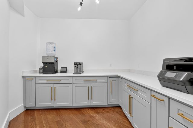 23 Evergreen Rd, Natick, MA 01760