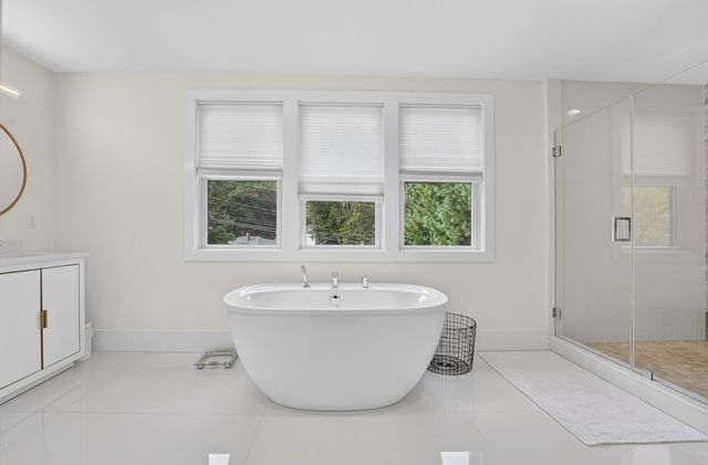 23 Evergreen Rd, Natick, MA 01760