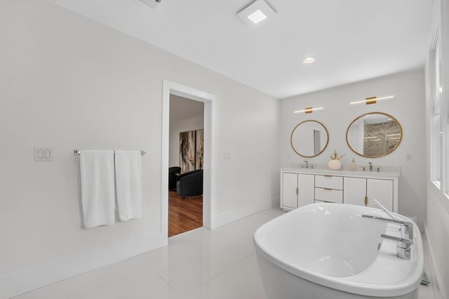 23 Evergreen Rd, Natick, MA 01760