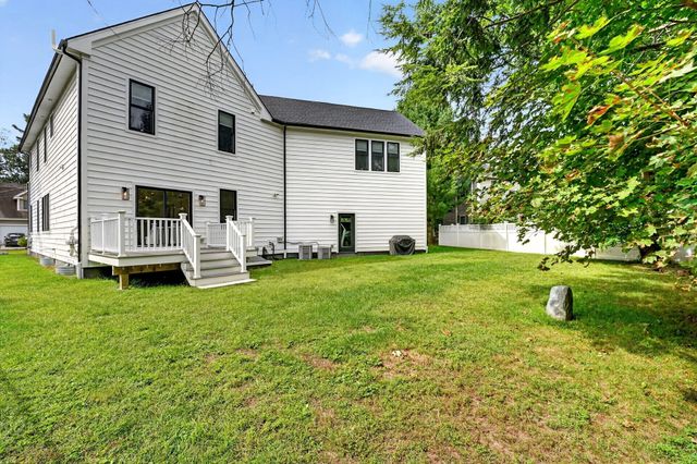 23 Evergreen Rd, Natick, MA 01760