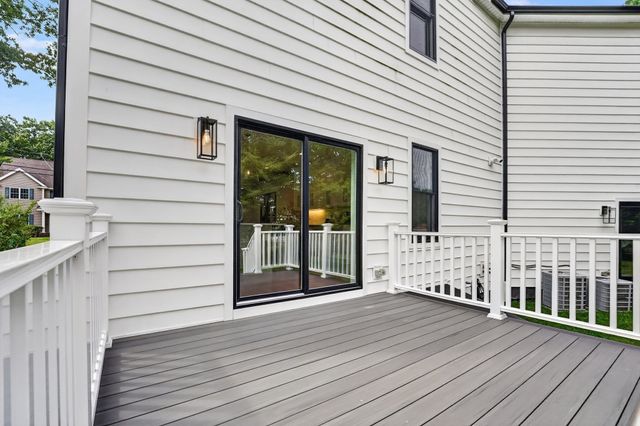 23 Evergreen Rd, Natick, MA 01760