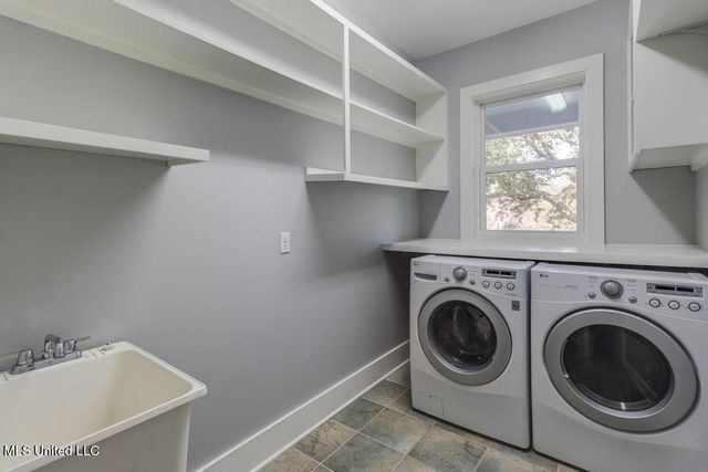 138 Saint Charles Street, Bay Saint Louis, MS 39520