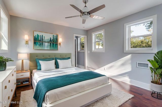 138 Saint Charles Street, Bay Saint Louis, MS 39520