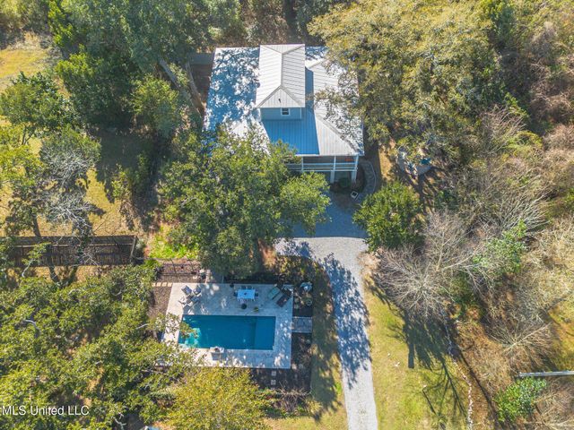 138 Saint Charles Street, Bay Saint Louis, MS 39520