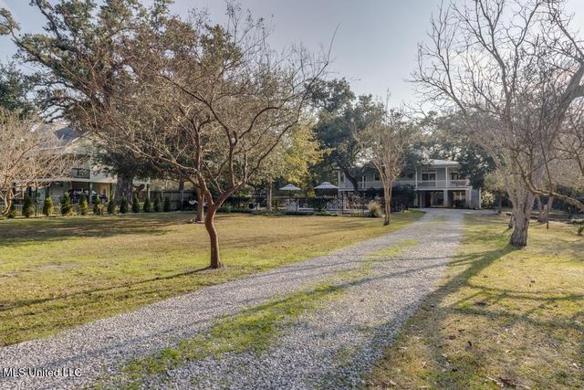 138 Saint Charles Street, Bay Saint Louis, MS 39520