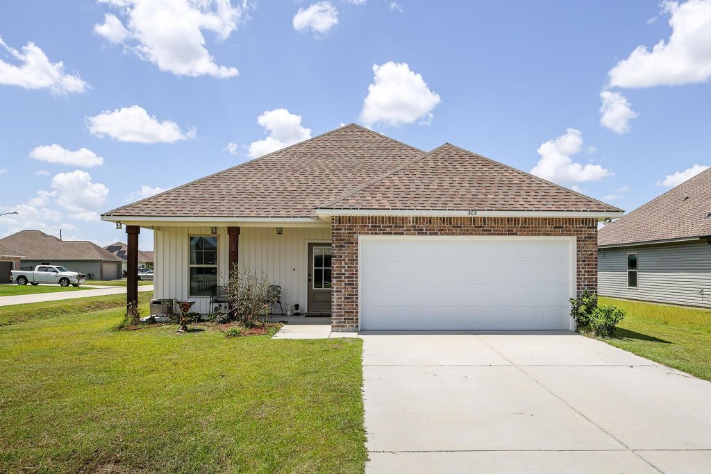303 Settlers Run Drive, Thibodaux, LA 70301