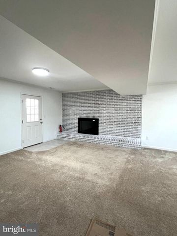 1020 DOCKSER DR, Crownsville, MD 21032