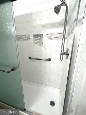 1020 DOCKSER DR, Crownsville, MD 21032