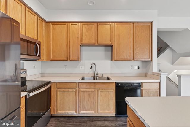 1168 BLUE BIRD LN #24, York, PA 17402