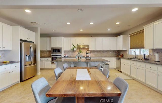 17465 Fairbreeze, Riverside, CA 92504