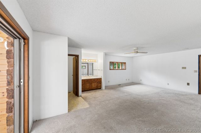 35 Chickasaw Road, Sand Springs, OK 74063