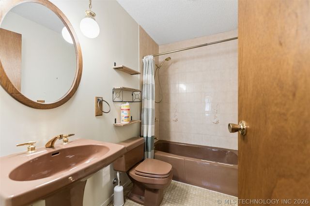 35 Chickasaw Road, Sand Springs, OK 74063