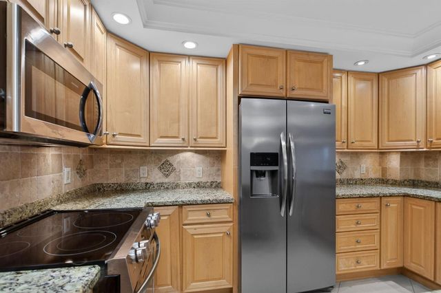 405 N Ocean Boulevard 208, Pompano Beach, FL 33062