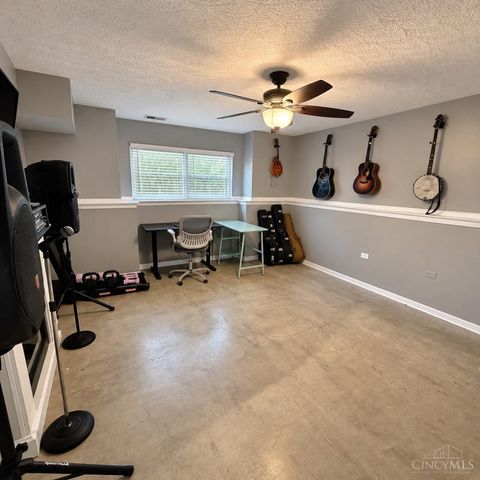 704 W Aberdeen Drive, Trenton, OH 45067