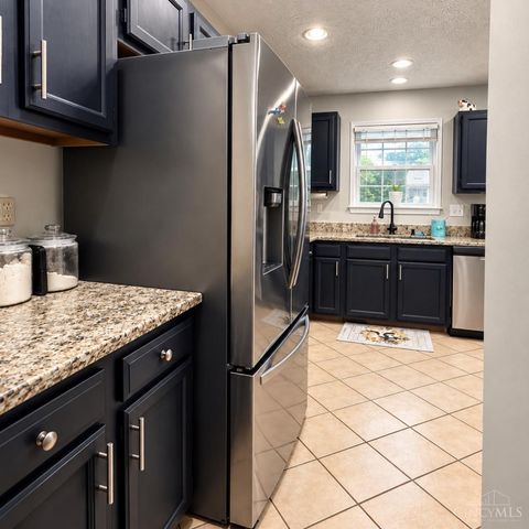 704 W Aberdeen Drive, Trenton, OH 45067