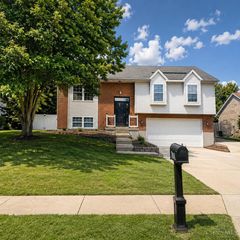 704 W Aberdeen Drive, Trenton, OH 45067