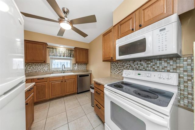 5711 92ND AVENUE N, Pinellas Park, FL 33782