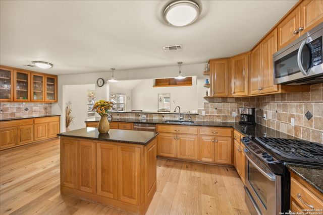 127 Camp Alzafar, Boerne, TX 78006