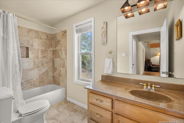 127 Camp Alzafar, Boerne, TX 78006