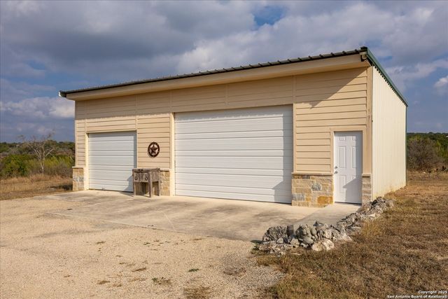 127 Camp Alzafar, Boerne, TX 78006