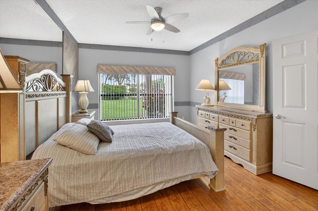 8073 Aberdeen Drive 201, Boynton Beach, FL 33472