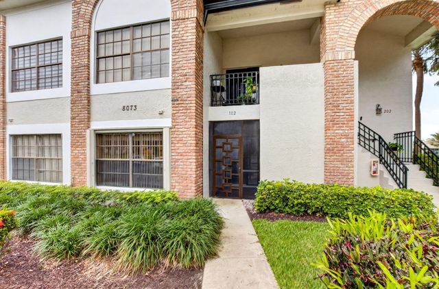 8073 Aberdeen Drive 201, Boynton Beach, FL 33472