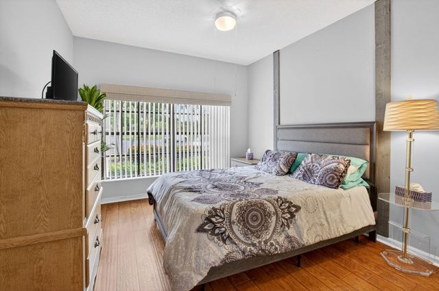 8073 Aberdeen Drive 201, Boynton Beach, FL 33472