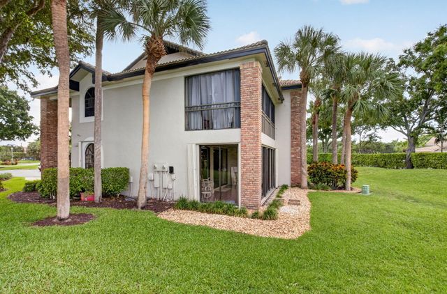 8073 Aberdeen Drive 201, Boynton Beach, FL 33472